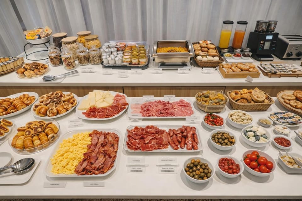 Food and drinks, Food, Breakfast, Continental breakfast, Buffet breakfast