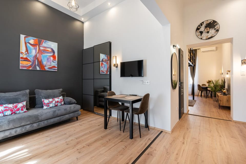 Living room, Seating area, Dining area