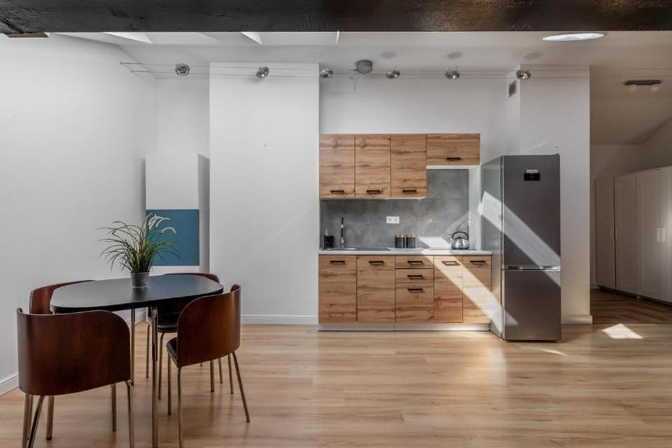 Kitchen or kitchenette, Dining area, minibar, pet friendly, stove