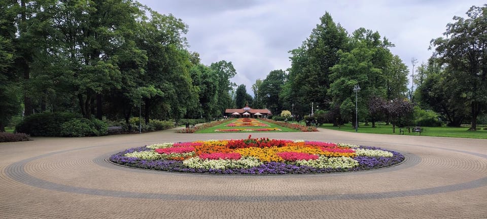 Nearby landmark, Garden