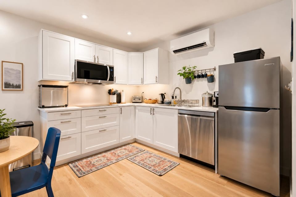 Kitchen or kitchenette, Photo of the whole room, Dining area, dishwasher, microwave