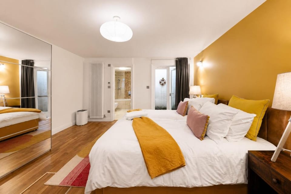 2BR Stylish Apartment in Euston and near Camden with Private Roof Terrace Apartment in London Borough of Islington