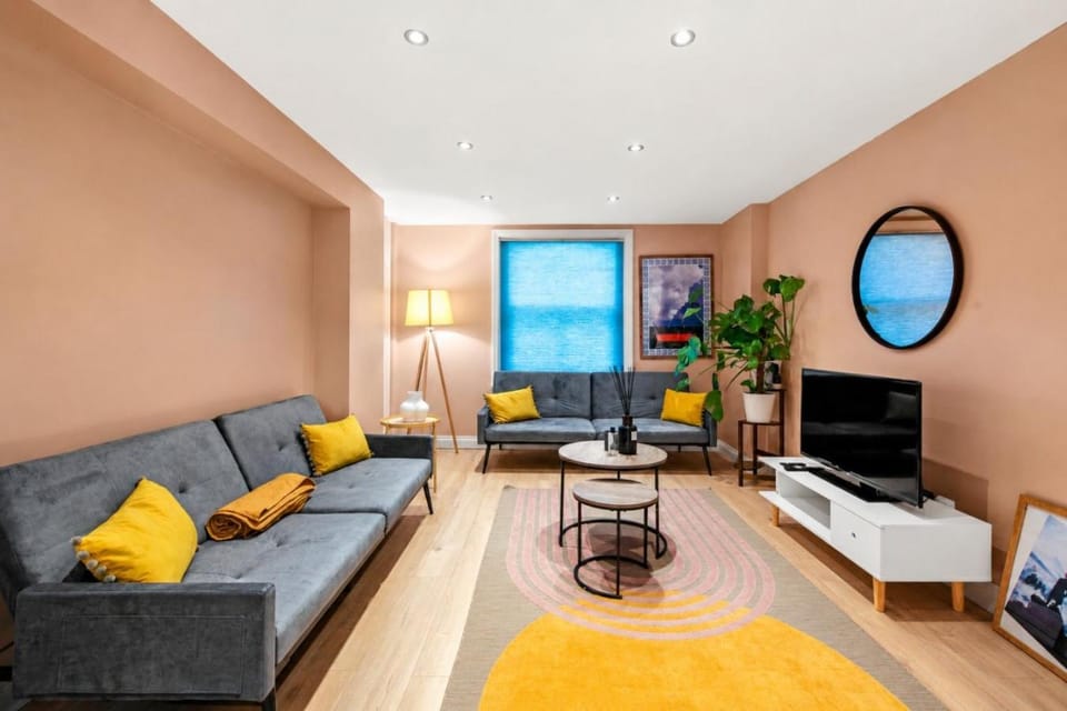 2BR Stylish Apartment in Euston and near Camden with Private Roof Terrace Apartment in London Borough of Islington