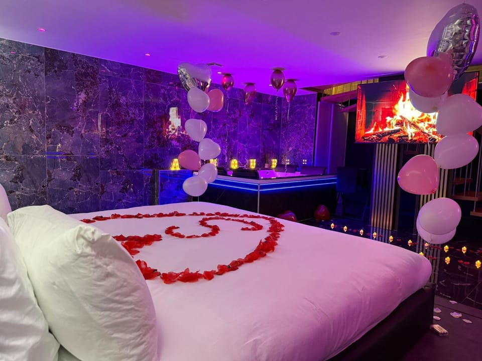 La Suite Genève Gaillard - Jacuzzi Privé & Séjour Luxe Apartment in Canton of Geneva