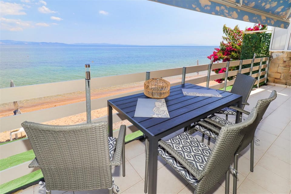 Poseidon Sea Front House House in Halkidiki