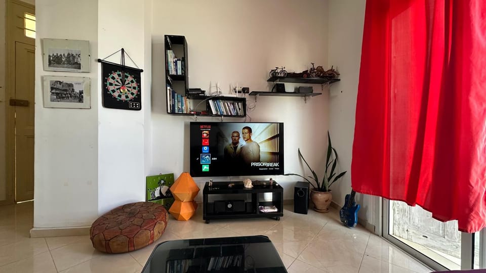 Communal lounge/ TV room, TV and multimedia