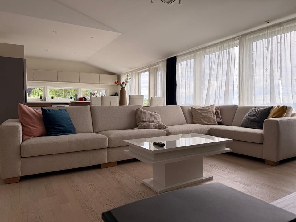 Home with 5 bedrooms, great view and garden House in Bergen