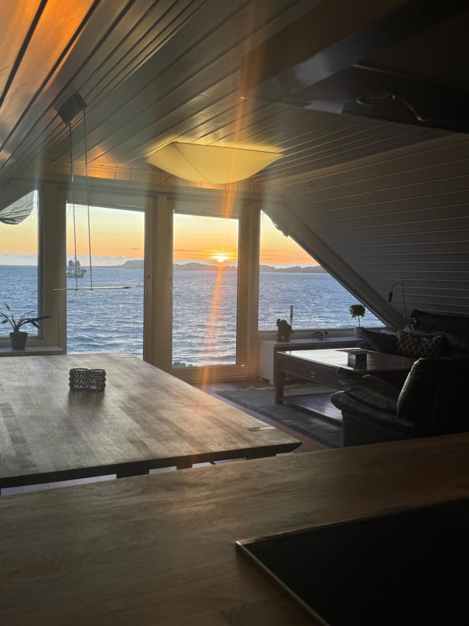 Best view beach front apartment Apartment in Stavanger