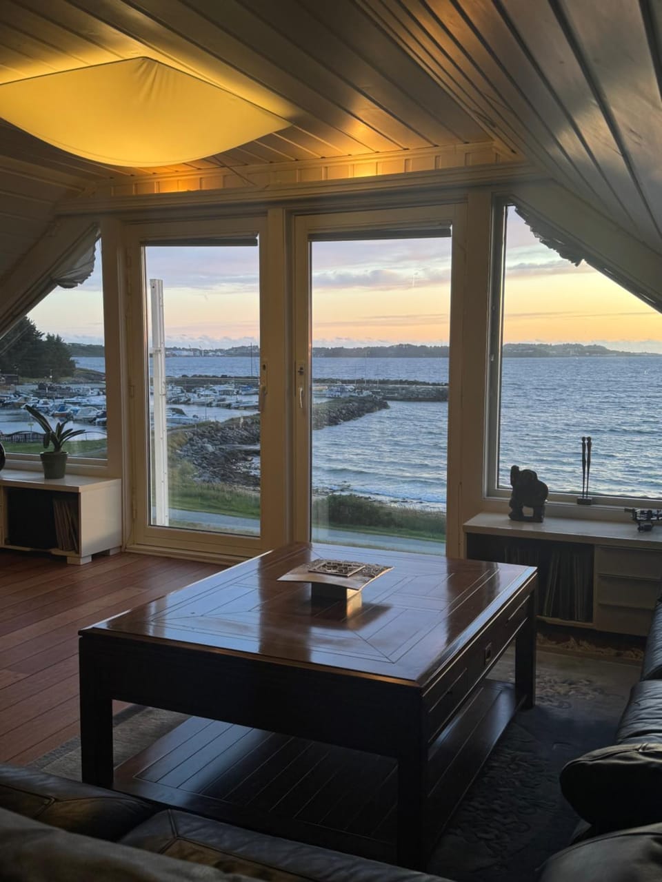 Best view beach front apartment Apartment in Stavanger