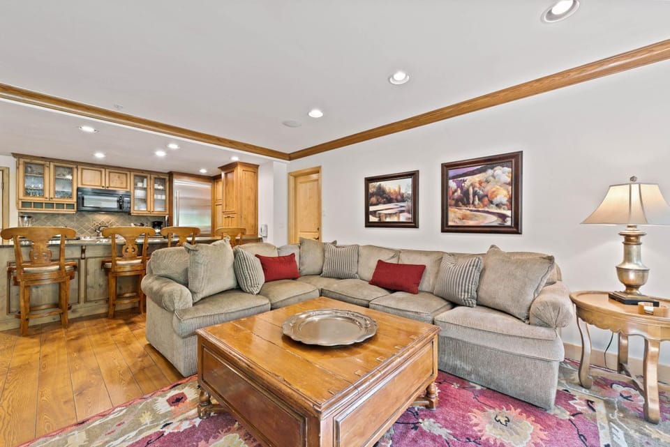 Lodge Tower 187 Two Bedroom Residence Apartment in Vail
