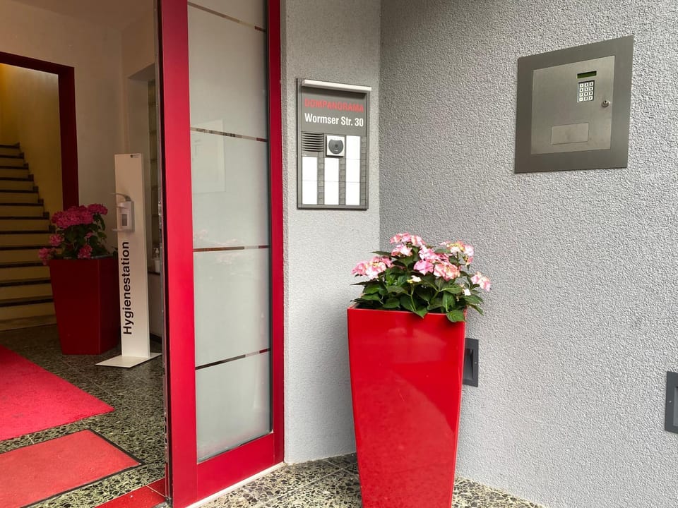 Property building, Facade/entrance