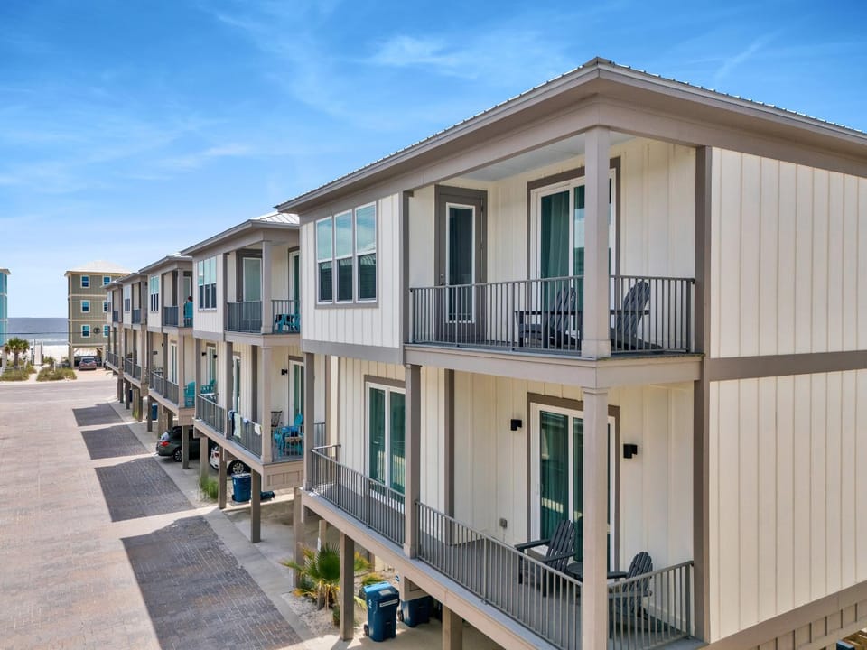Property building, Day, View (from property/room), Balcony/Terrace, Balcony/Terrace