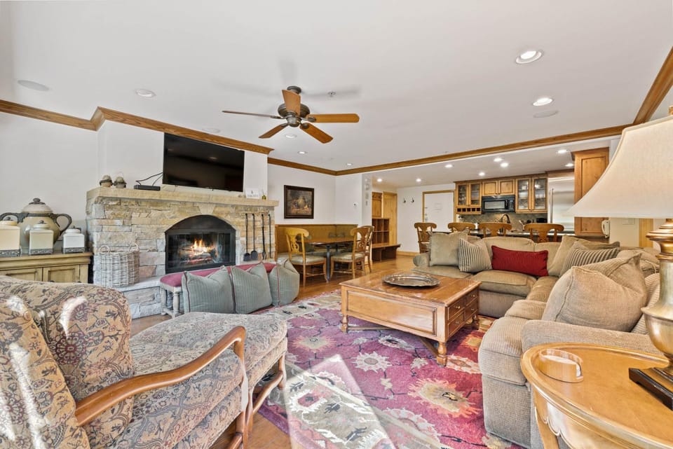 Lodge Tower 187 Three Bedroom Residence Apartment in Vail