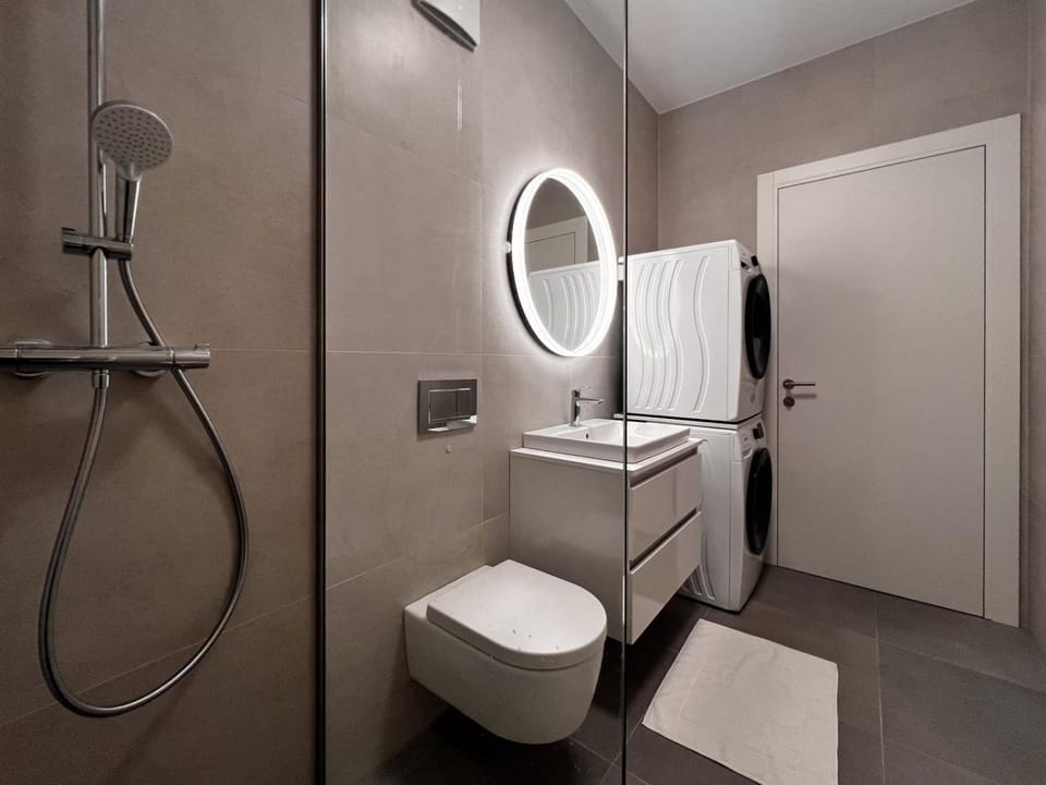 Shower, Toilet, Bathroom
