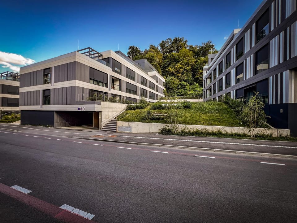 Property building, Day, Neighbourhood