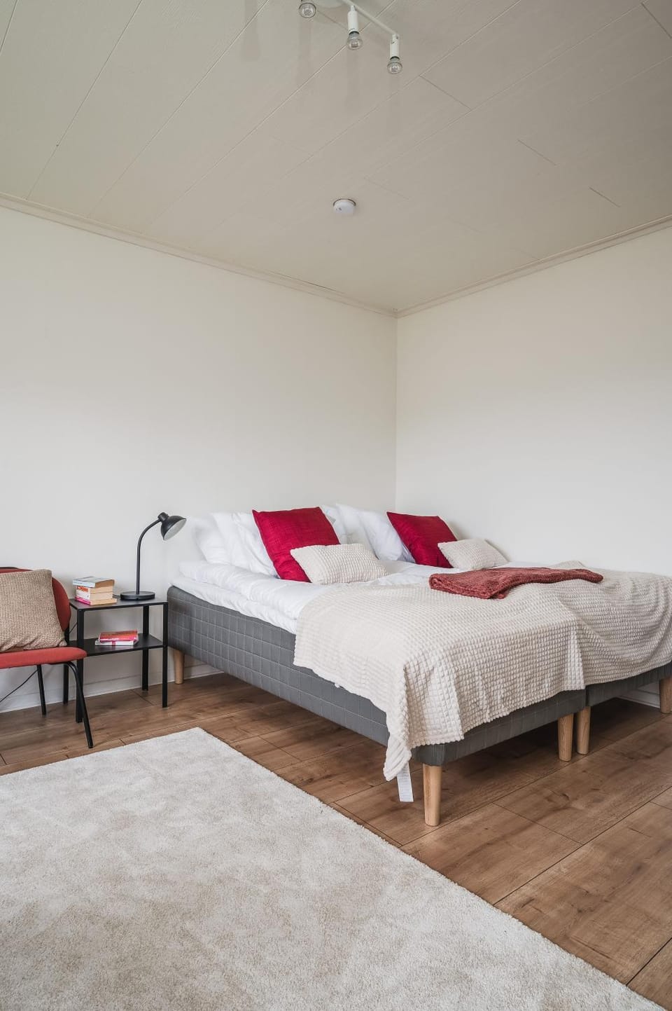 Cozy & Bright Studio in Peaceful Horndal Apartment in Sweden