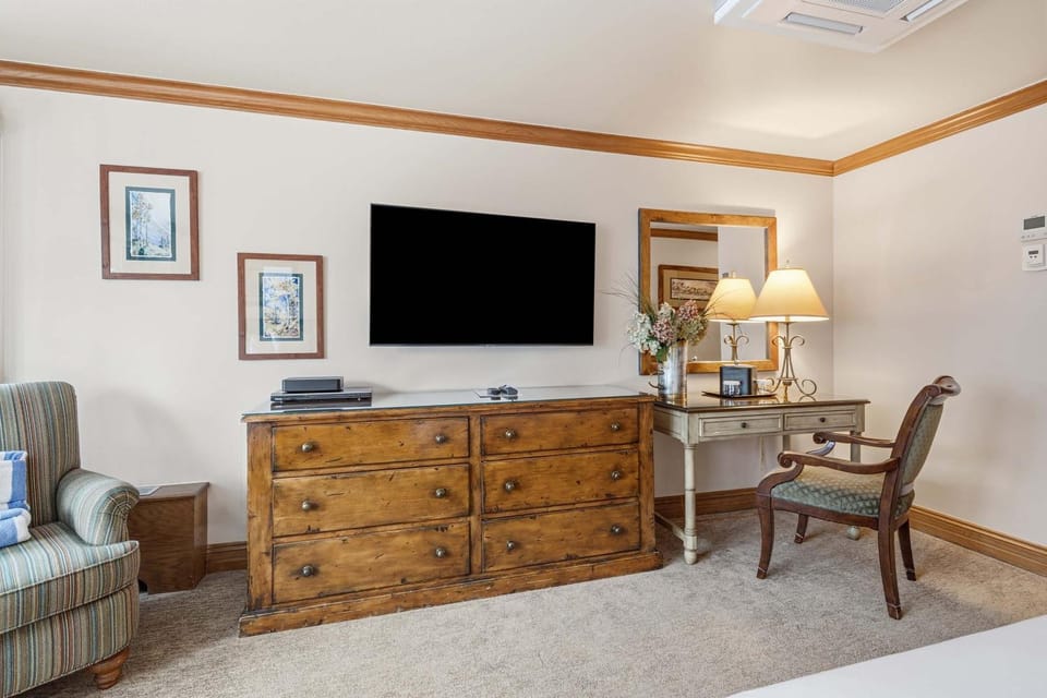 Lodge Tower 194 Two Bedroom Residence Apartment in Vail