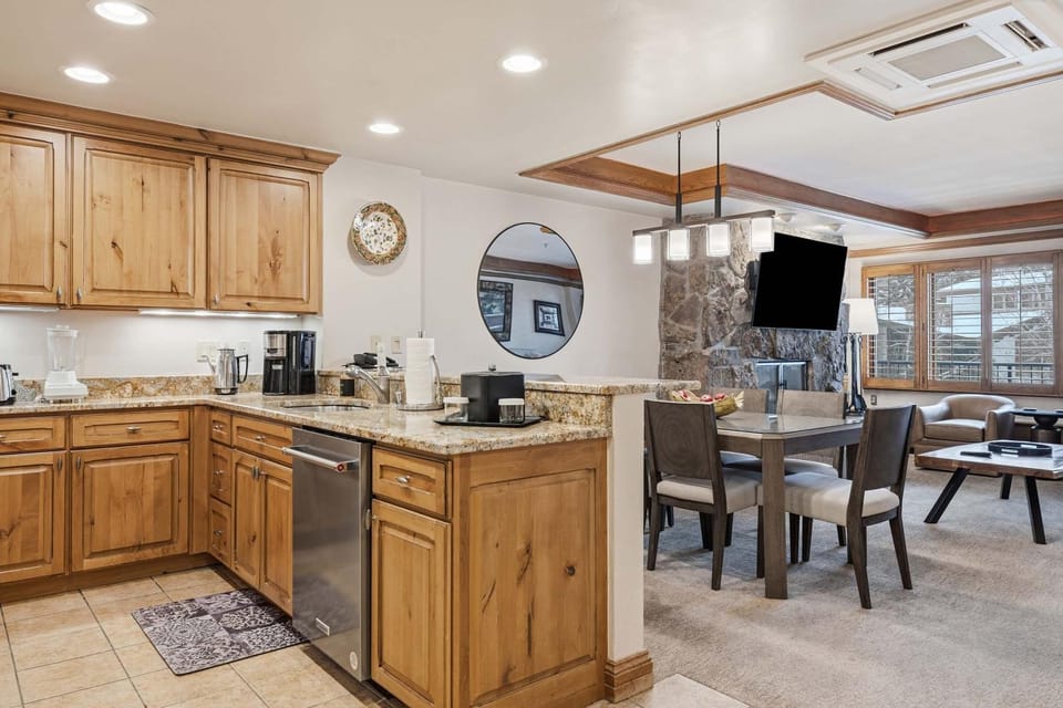 Lodge Tower 194 Two Bedroom Residence Apartment in Vail