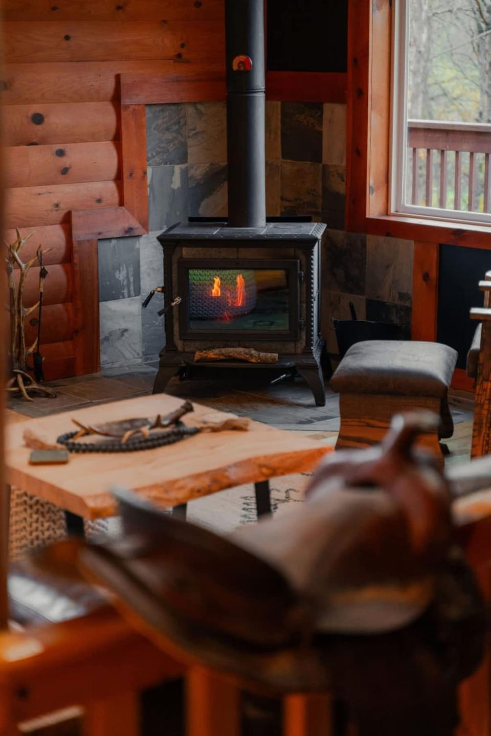 COZY Cabin with Hot Tub - Near all in Hocking Hills Cabin in Ohio