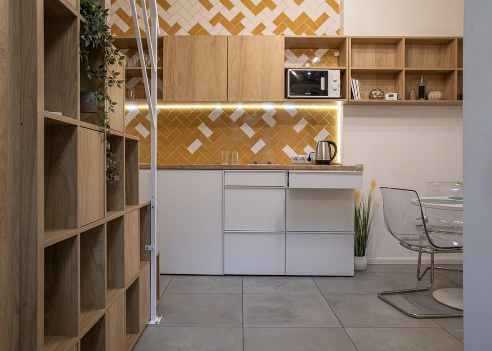 Kitchen or kitchenette