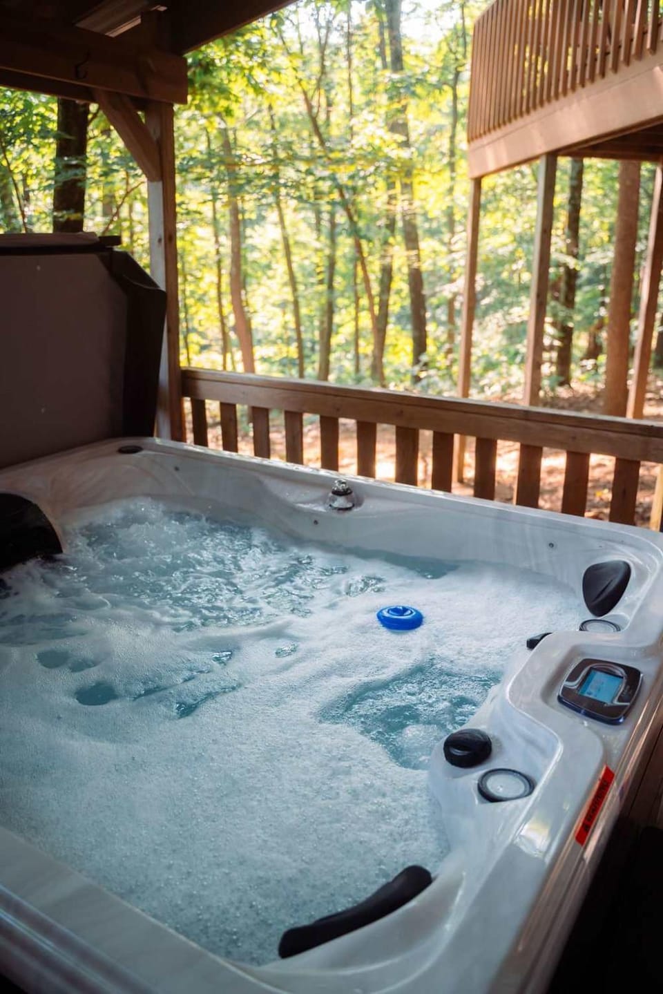 Cheerful Two Bdrm Cabin with Hot Tub & Pet Friendly Cabin in Perry Township