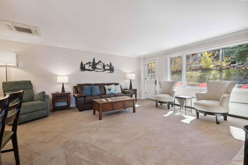 Lodge Tower 199 Two Bedroom Residence Apartment in Vail