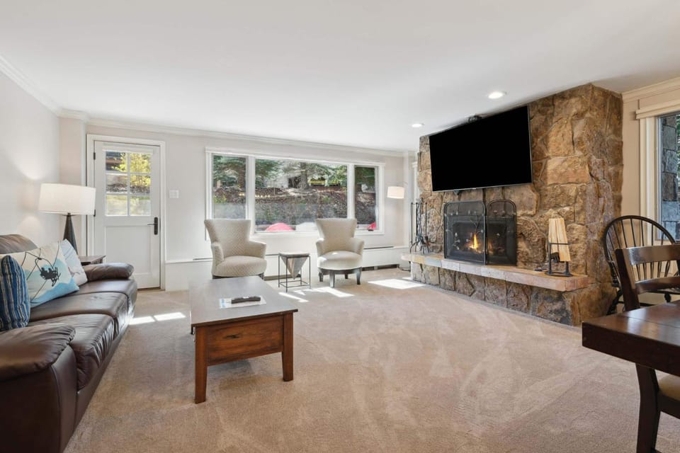 Lodge Tower 199 Two Bedroom Residence Apartment in Vail