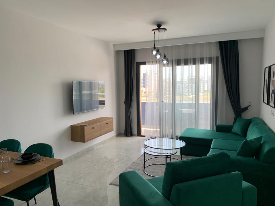 TV and multimedia, Living room, Seating area, Evening entertainment