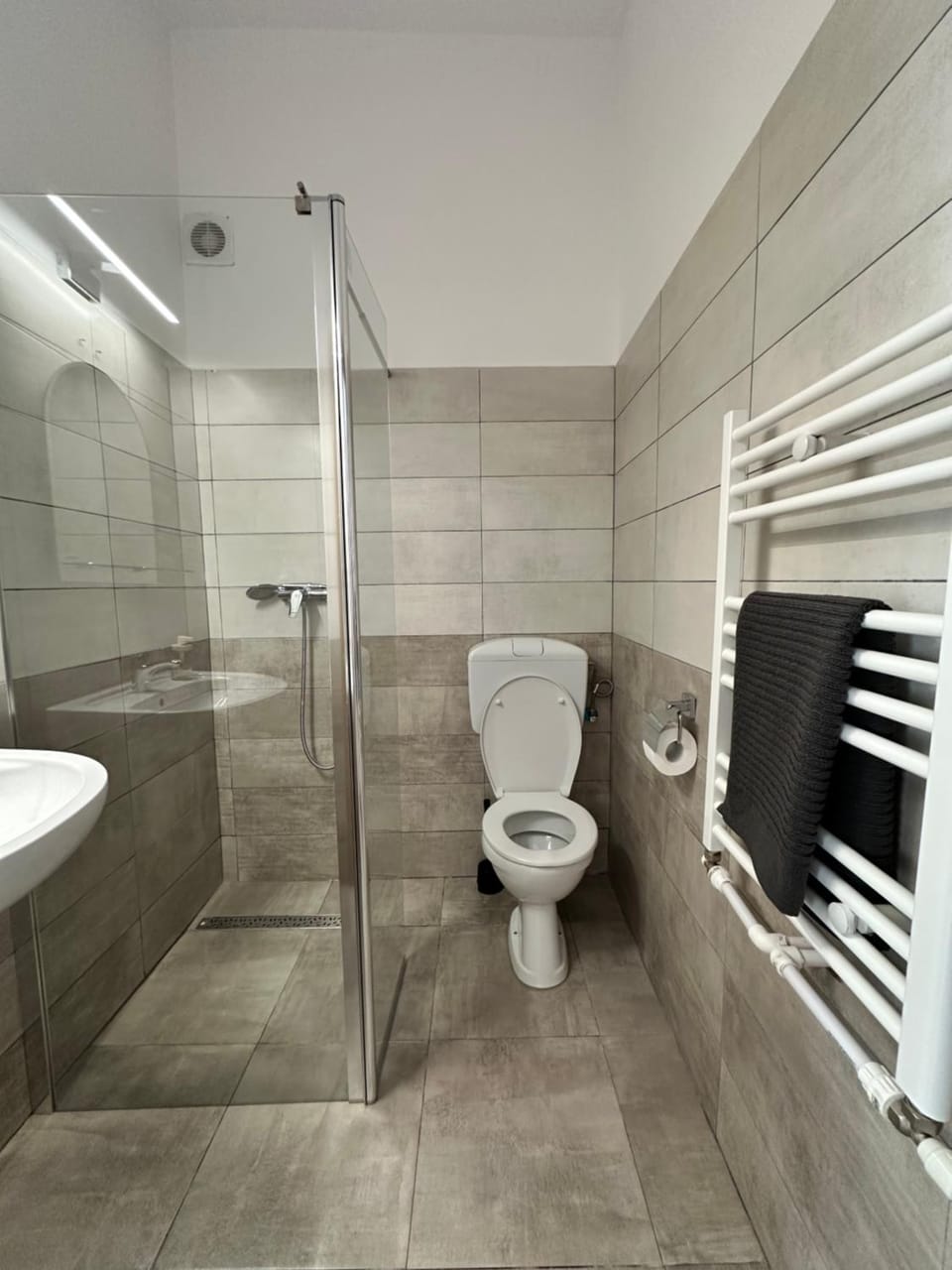 Shower, Toilet, Bathroom