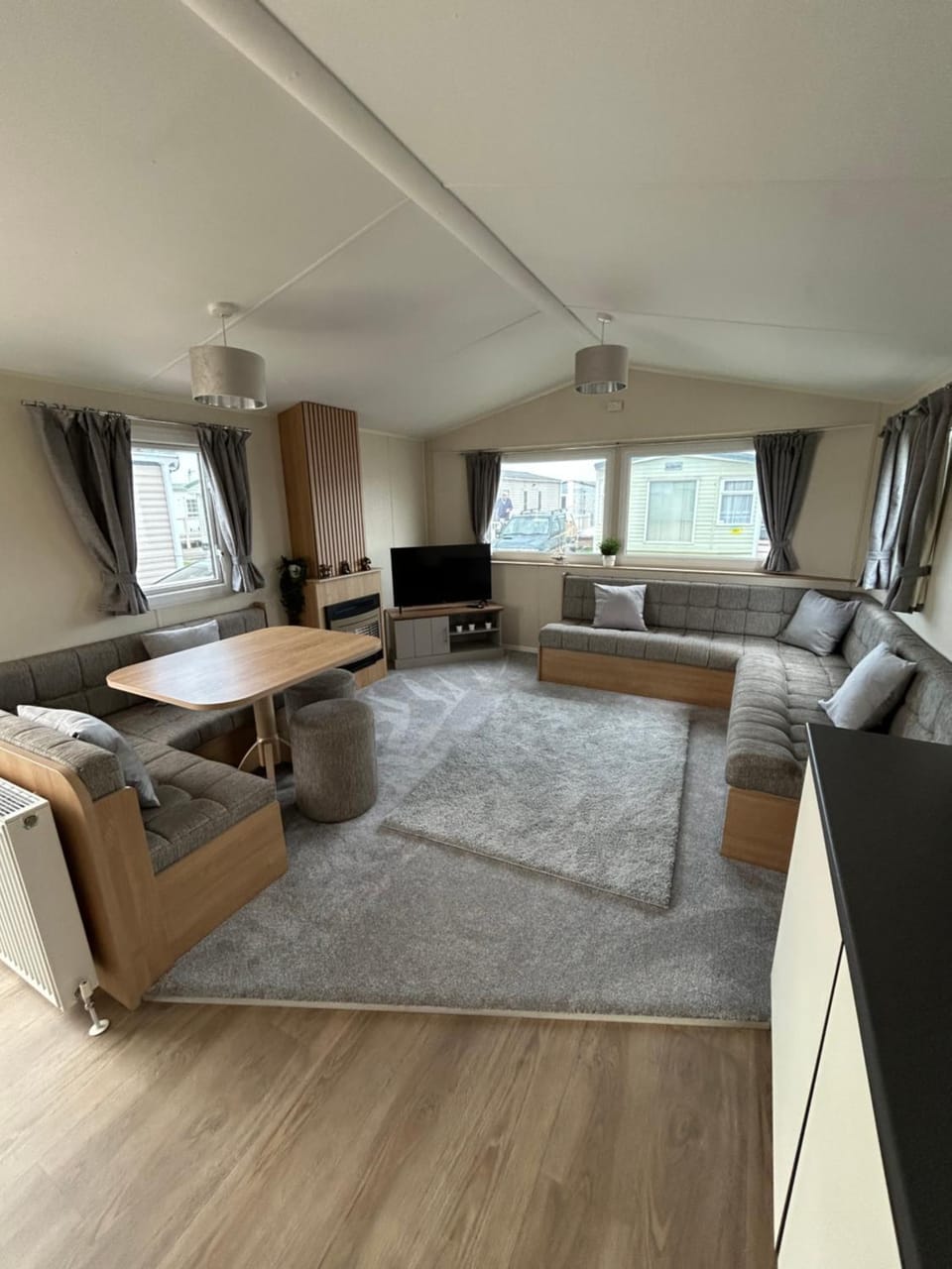 2 Bedroom Caravan 6 Birth The Wolds Ingoldmells Skegness - No pets free WiFi Campground/ 
RV Resort in Ingoldmells