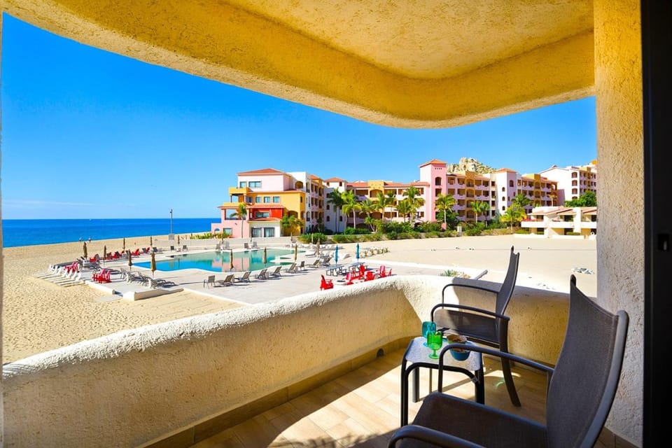 Day, View (from property/room), Balcony/Terrace, Seating area, Beach, Pool view, Sea view, Swimming pool
