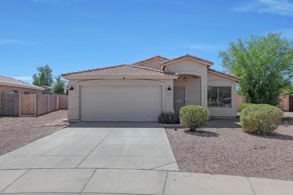 Peoria Paradise Pool Sports Complex family friendly House in Glendale