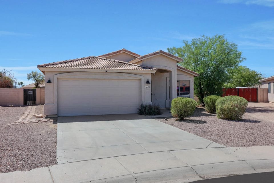 Peoria Paradise Pool Sports Complex family friendly House in Glendale