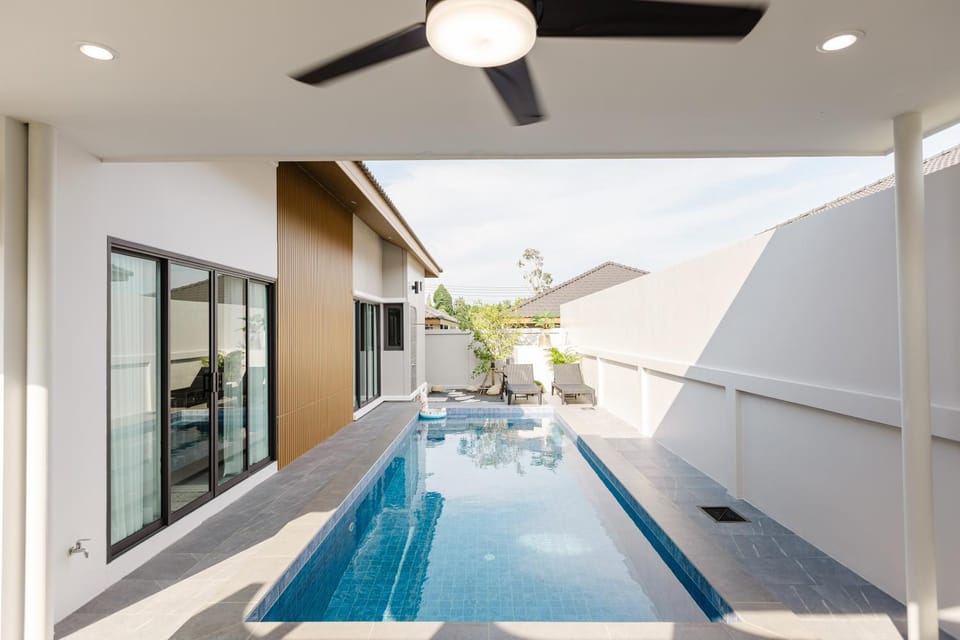 Day, Balcony/Terrace, Balcony/Terrace, Pool view, Swimming pool