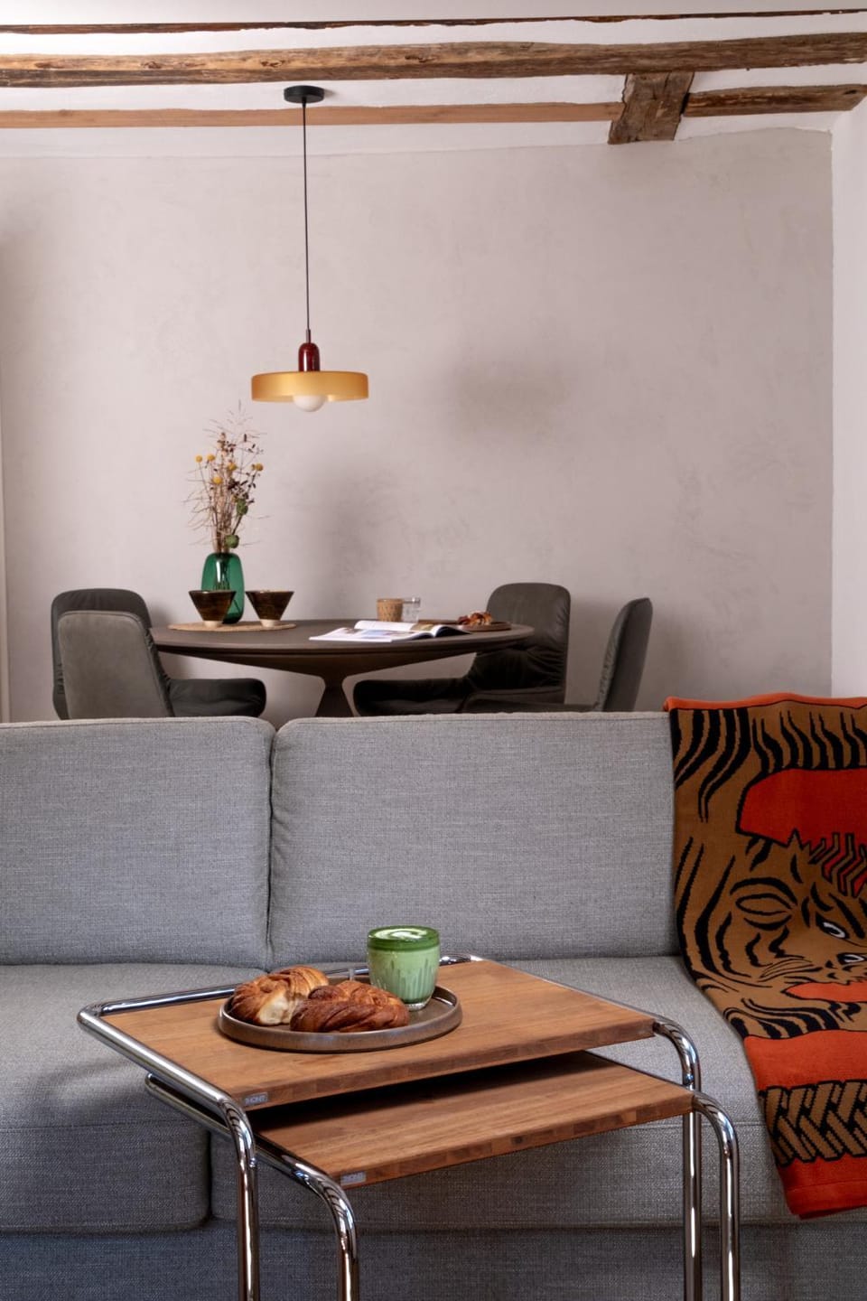 Seating area, Dining area