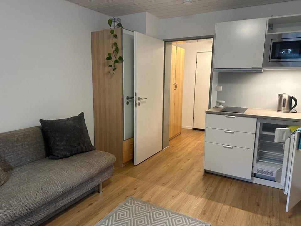 Kitchen or kitchenette, Seating area