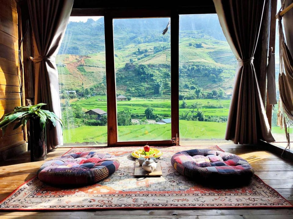 View (from property/room), Seating area, Landmark view, Landmark view, Mountain view, Mountain view