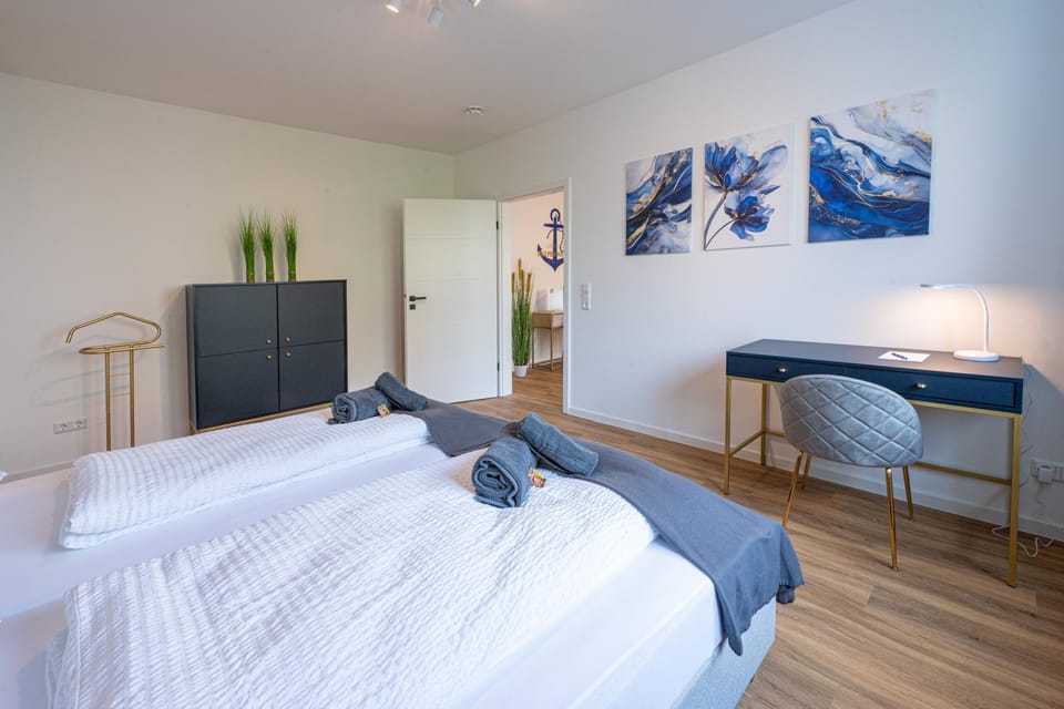 Bed, Bedroom, City view, heating, internet, internet, soundproof, towels, wardrobe