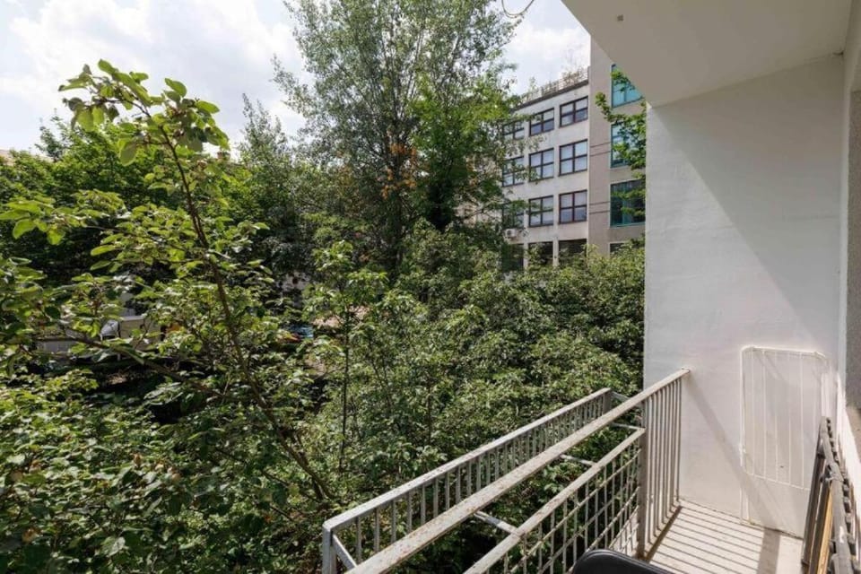 Property building, Spring, Day, Garden, View (from property/room), Balcony/Terrace, Garden view