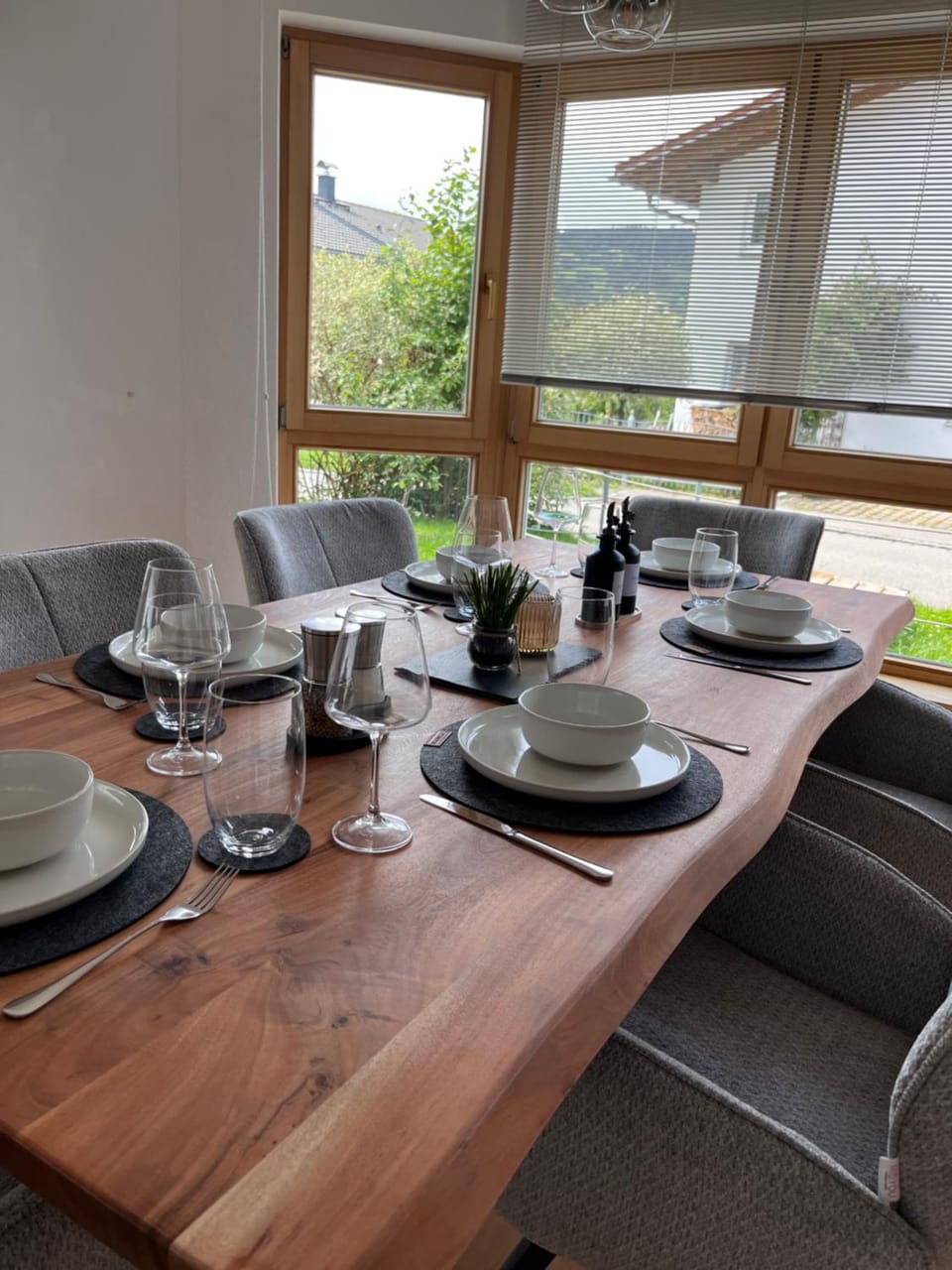 Seating area, Dining area