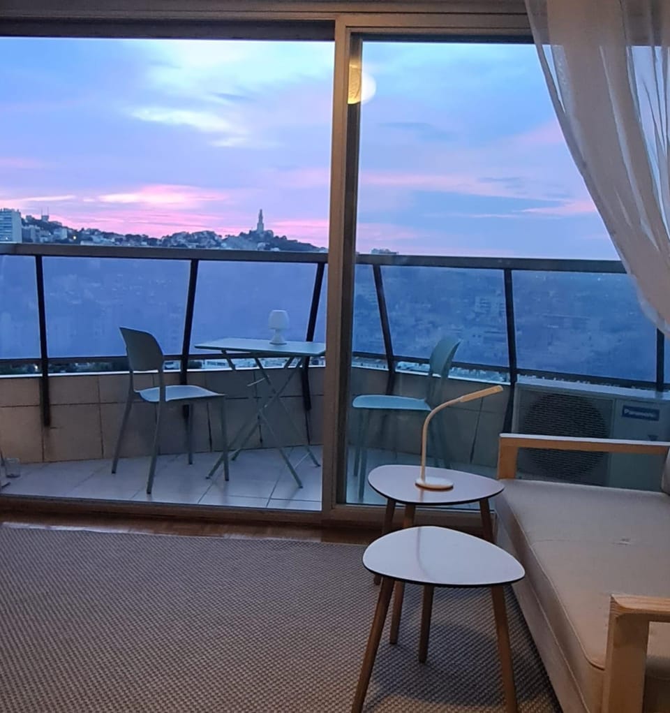 Natural landscape, View (from property/room), Balcony/Terrace, Living room, Dining area, Mountain view