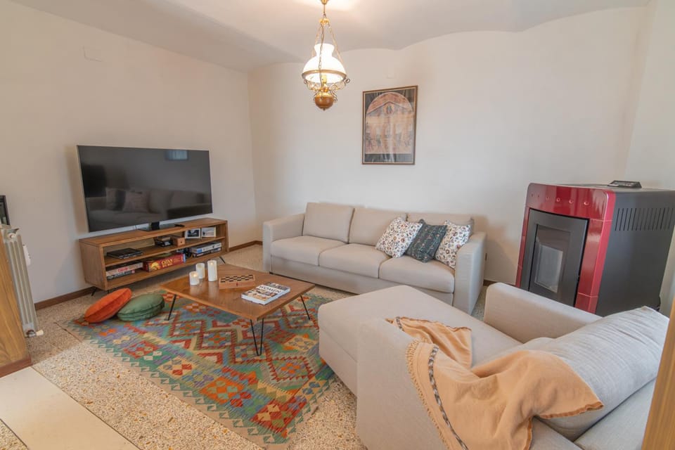 TV and multimedia, Living room, Seating area