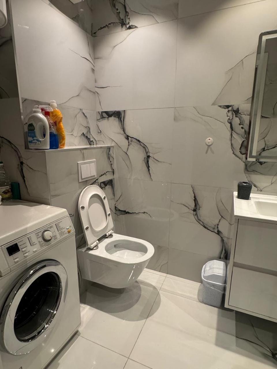 Shower, Toilet, Bathroom, bidet, towels, washing machine
