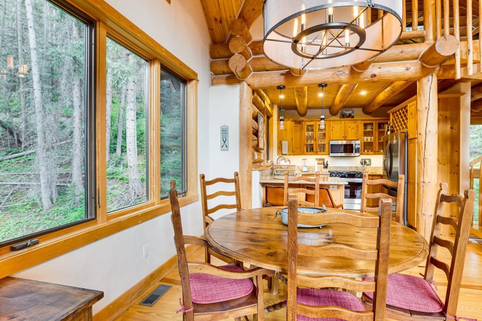 Stunning Views! Ski-In/Out Mountain Village Cabin Cabin in Mountain Village