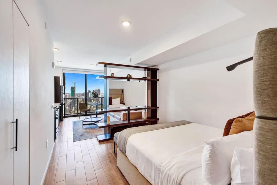 41st Floor Lux Miami Studio City and Bay Views Apartment in Miami