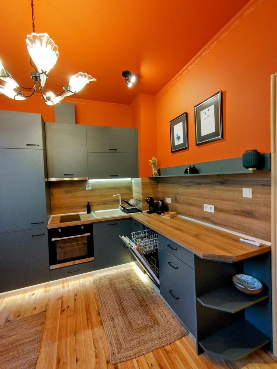 Moon House Red Apartment in Plovdiv