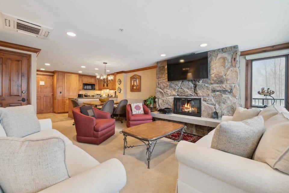 Lodge Tower 294 Two Bedroom Residence Apartment in Vail