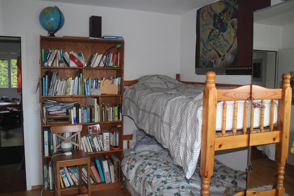 Bedroom, bunk bed