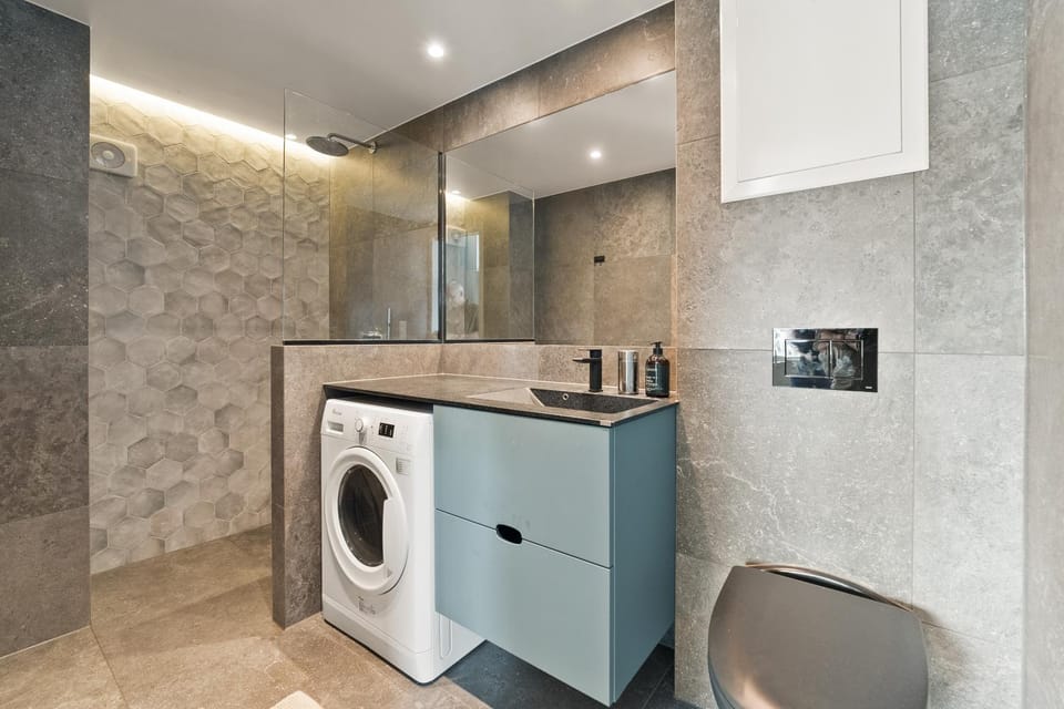 Shower, Bathroom, washing machine