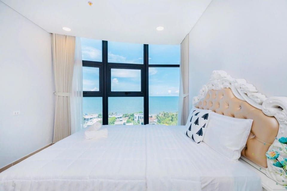 Bed, Bedroom, Sea view
